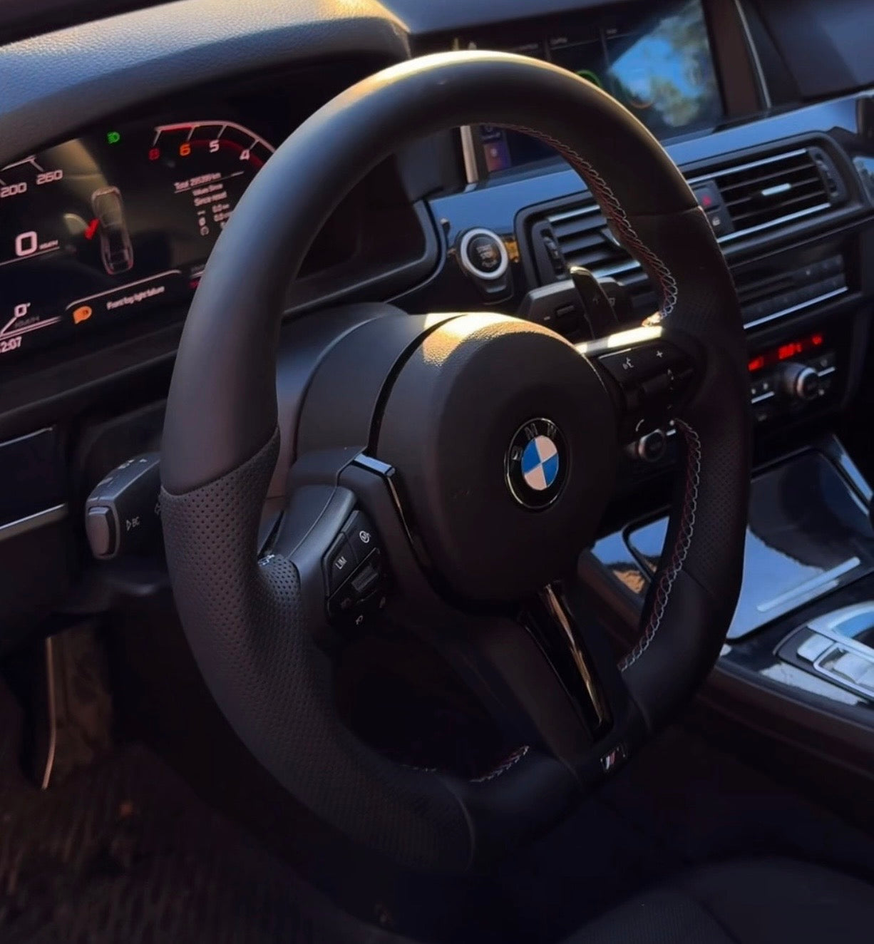 BMW F-sarjan M sport Flat-Bottom ohjauspyörä (musta)