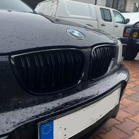 BMW E81/E82/E87/E88 pre-LCI kiiltävän mustat munuaiset