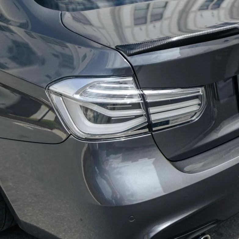 BMW F30 LCI-look LED-takavalot (tummennetut)