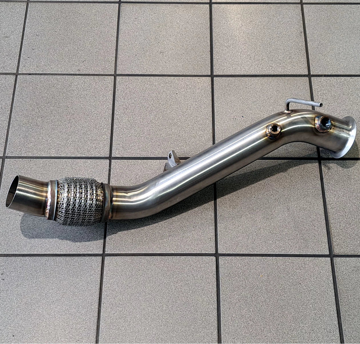 BMW E- ja F-sarjan N47 moottorin downpipe