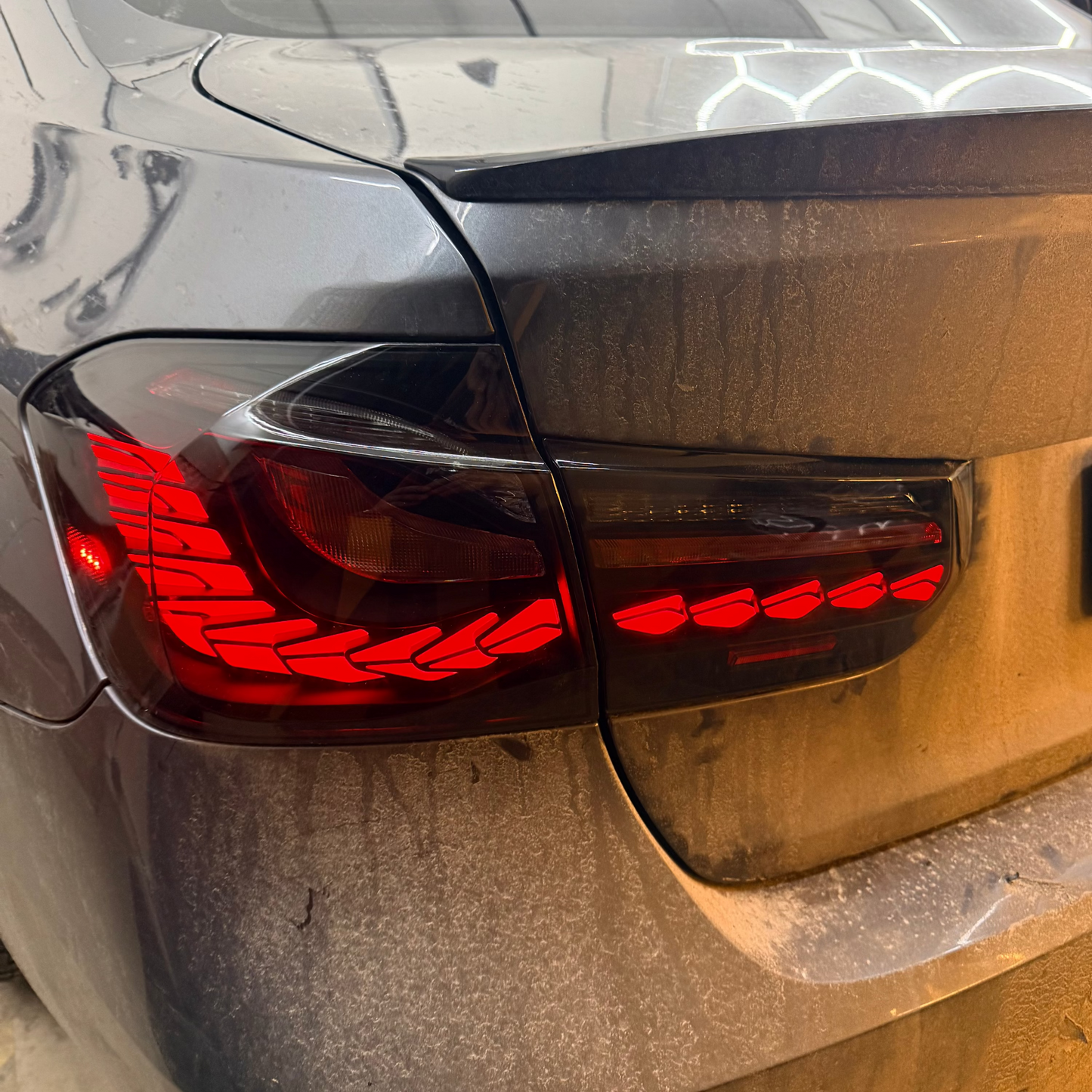 BMW F30 OLED-takavalot (tummennetut)