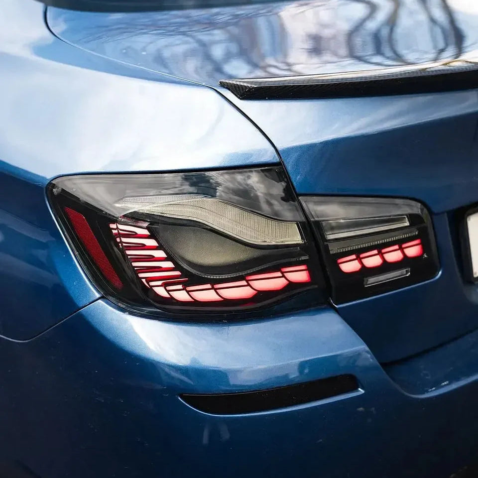 BMW F10 OLED-takavalot (tummennetut)