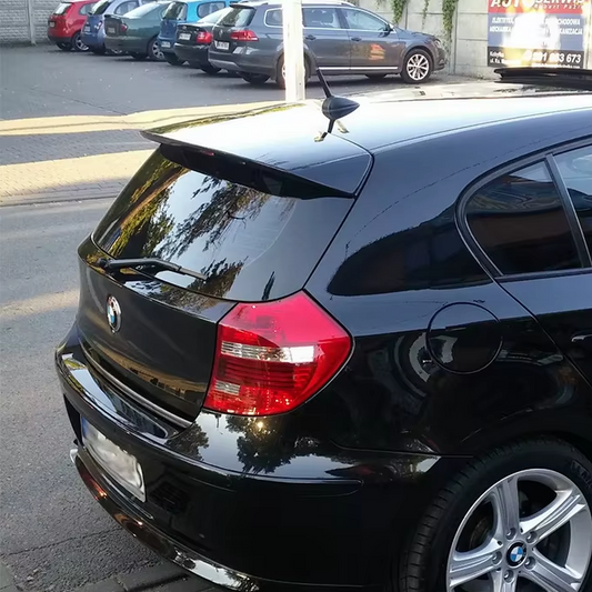 BMW E81/E87 takaspoileri kiiltävä musta